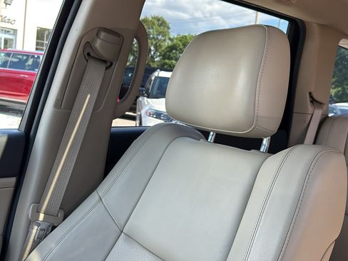 Used 2020 Jeep Grand Cherokee Limited w/ Luxury Group II AWD/4WD image 23