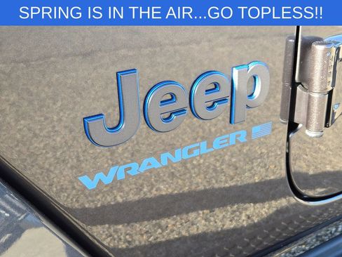 Used 2025 Jeep Wrangler Unlimited Sahara AWD/4WD image 30
