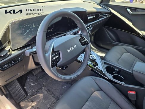 Certified 2024 Kia Niro Wind FWD image 11