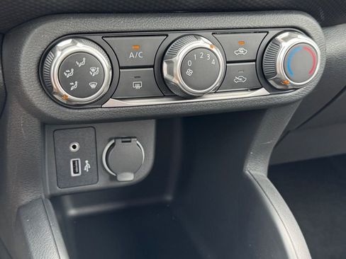 New 2025 Nissan Kicks Play S image 16