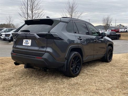 Used 2019 Toyota RAV4 XLE image 3
