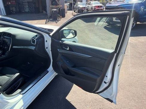 Used 2023 Nissan Maxima SV w/ Floor Mat Group FWD image 17