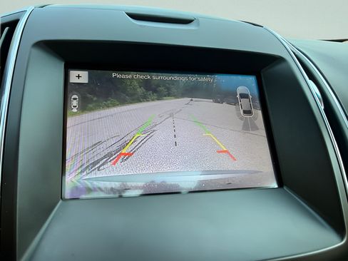 Used 2019 Ford Edge Titanium w/ Equipment Group 301A AWD/4WD image 12