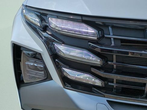 Certified 2025 Hyundai Tucson Limited FWD image 34
