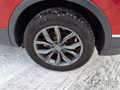 Used 2022 Volkswagen Tiguan SE image 12