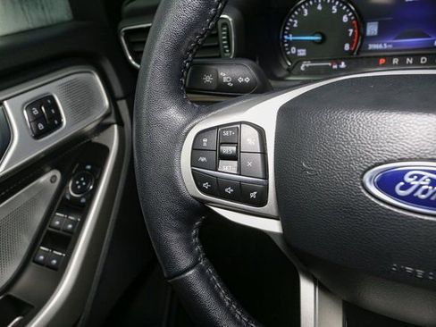 Used 2022 Ford Explorer Limited w/ Limited Technology Package image 32