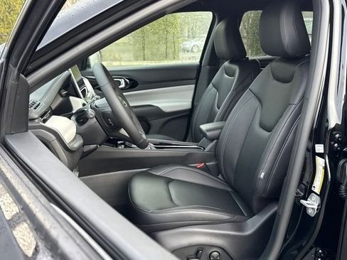 New 2026 Jeep Compass Limited image 20