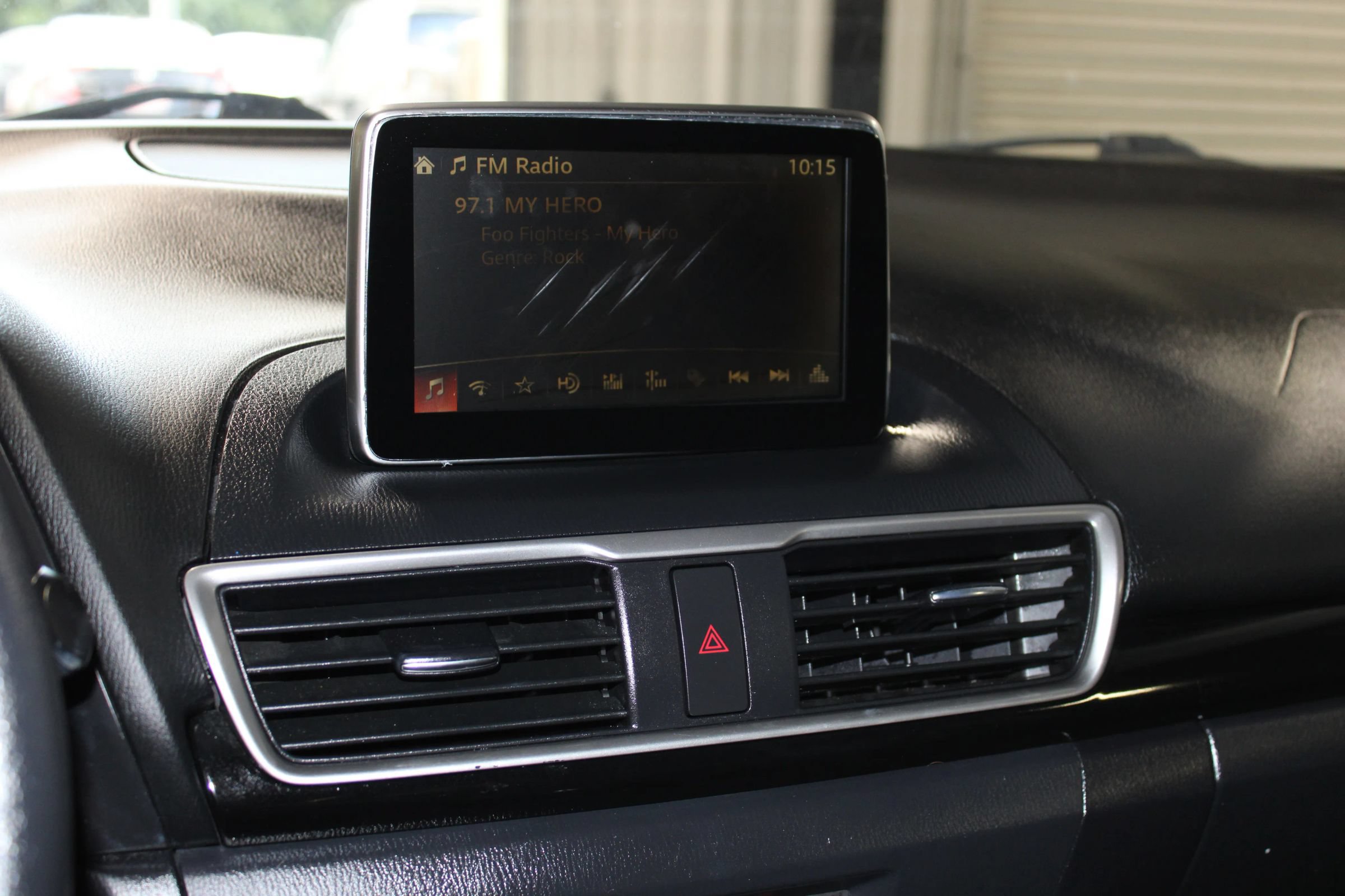 Used 2015 MAZDA MAZDA3 i Sport FWD image 17