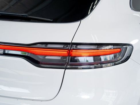 Used 2020 Porsche Macan image 13