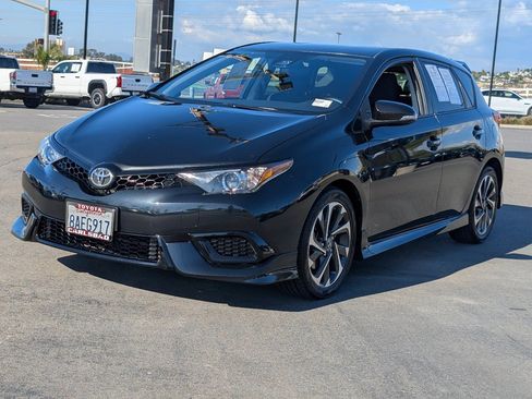 Used 2017 Toyota Corolla iM image 11