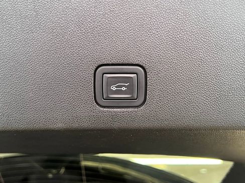 Used 2023 Cadillac XT6 Premium Luxury w/ Technology Package image 46