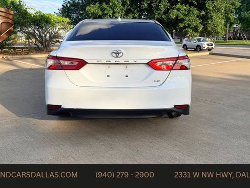Used 2019 Toyota Camry LE image 4