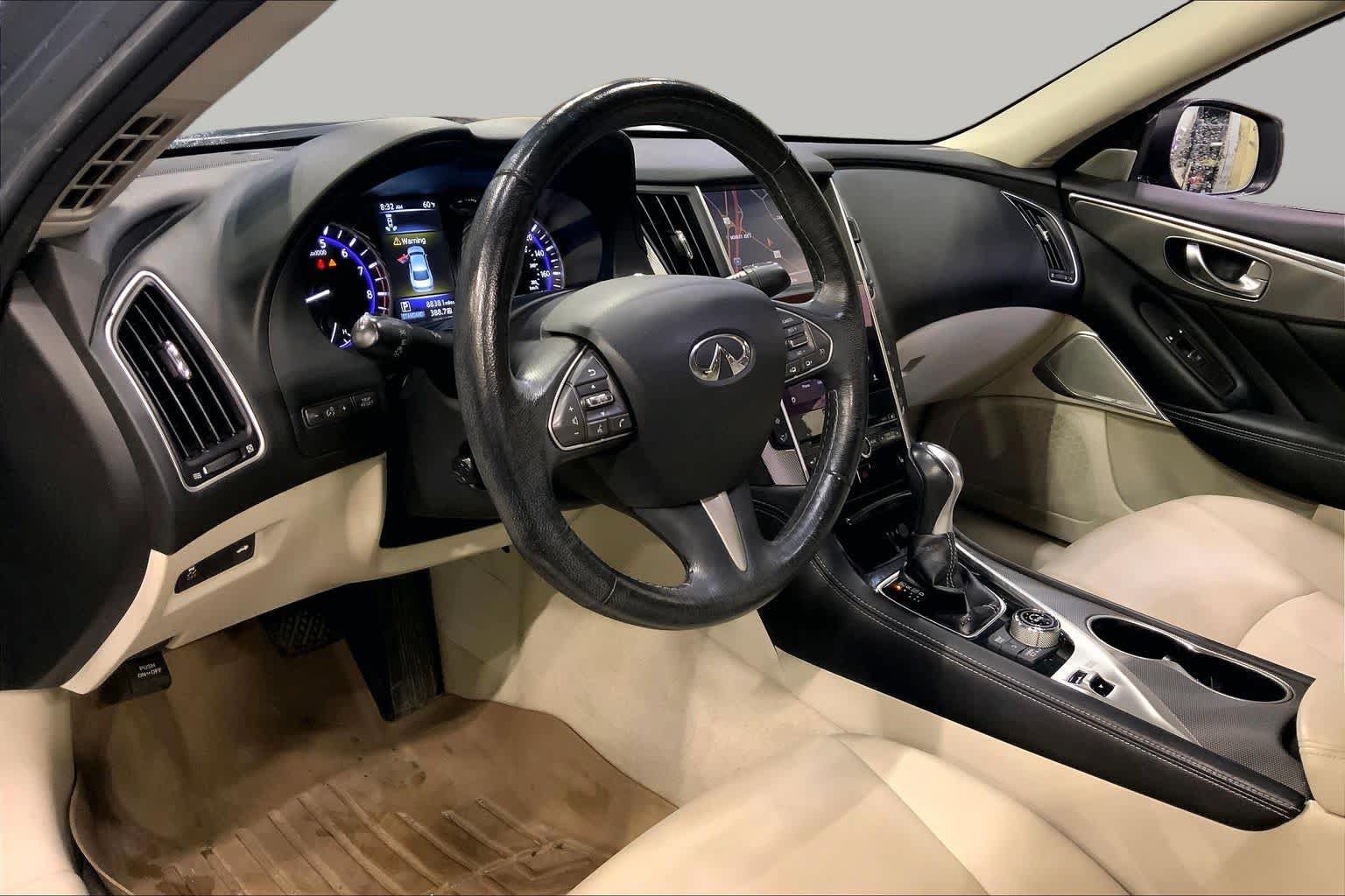 Used 2017 INFINITI Q50 3.0t Premium w/ Driver Assistance Package AWD/4WD image 18