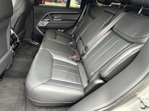 Used 2025 Land Rover Range Rover SE AWD/4WD image 24