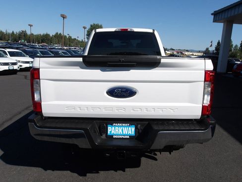 Used 2019 Ford F250 XL w/ Power Equipment Group AWD/4WD image 4