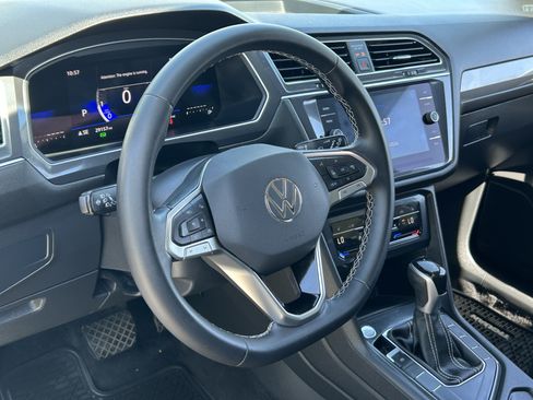 Used 2023 Volkswagen Tiguan SE FWD image 27