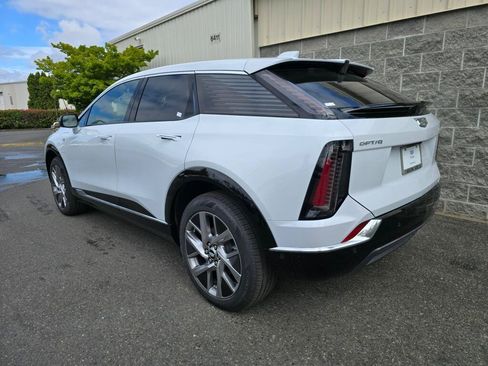 New 2026 Cadillac Optiq Luxury 2 AWD/4WD image 4