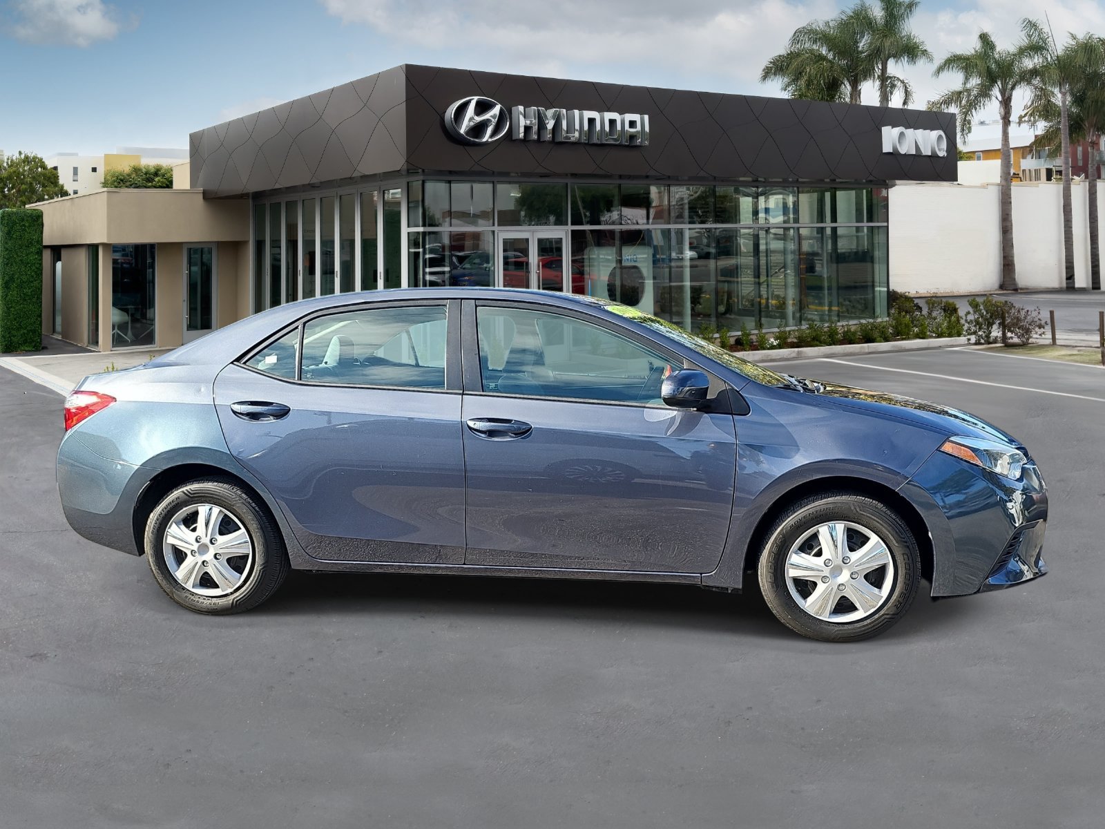 Used 2015 Toyota Corolla L FWD image 2