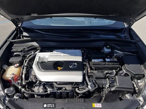 Used 2019 Lexus UX 200 w/ Accessory Package FWD image 26