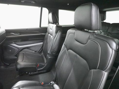 New 2025 Jeep Grand Cherokee L Limited w/ Luxury Tech Group II image 26