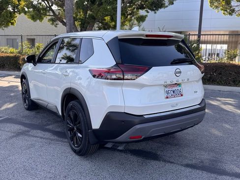 Certified 2023 Nissan Rogue SV FWD image 6