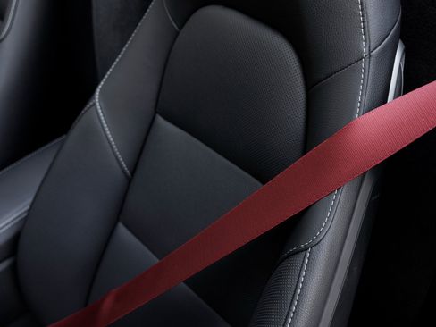 Used 2025 Porsche 718 Boxster image 18