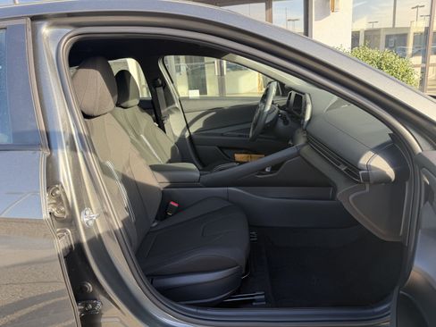 New 2026 Hyundai Elantra Sport FWD image 17