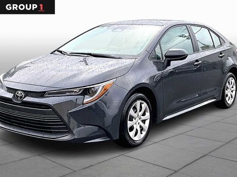 Certified 2025 Toyota Corolla LE image 1