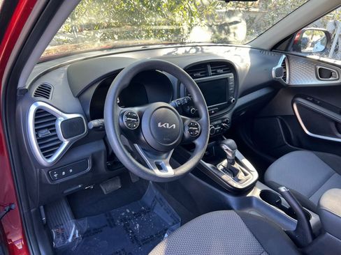 Used 2025 Kia Soul LX w/ LX Technology Package image 29