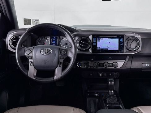 Used 2019 Toyota Tacoma TRD Sport w/ Exterior Package image 13