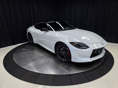 Used 2023 Nissan Z w/ Floor Mat Package (L93) RWD image 15