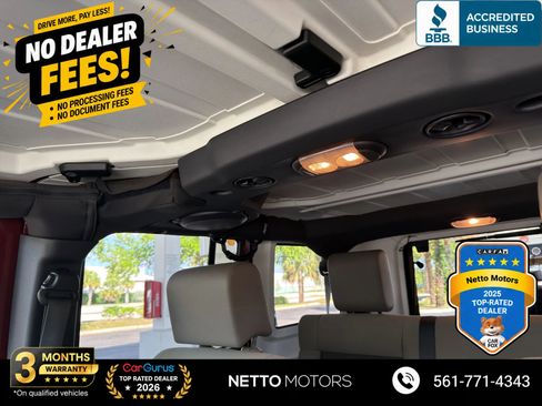 Used 2010 Jeep Wrangler Unlimited Sahara w/ Dual Top Group AWD/4WD image 30