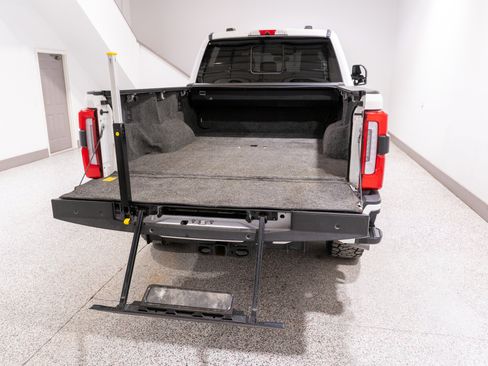 Used 2024 Ford F250 Platinum AWD/4WD image 12