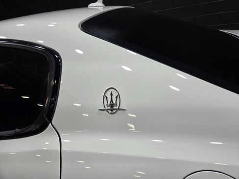 Used 2012 Maserati Quattroporte S RWD image 28