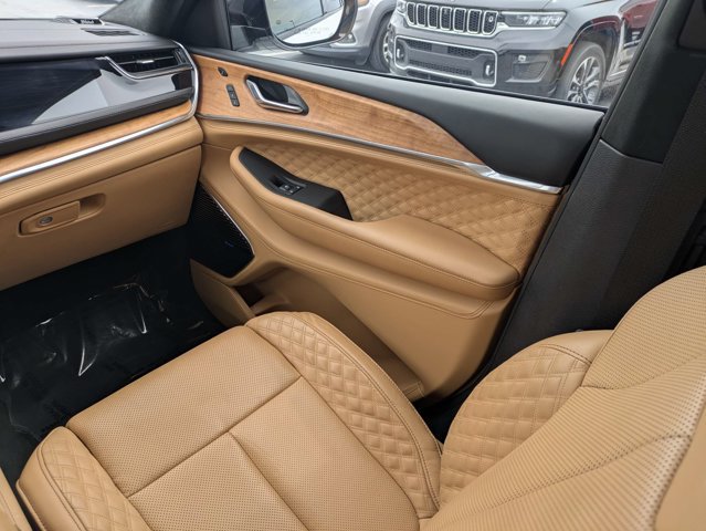 Certified 2025 Jeep Grand Cherokee L Summit AWD/4WD image 19