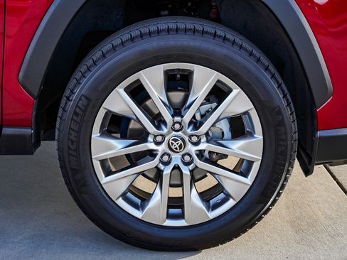 Certified 2021 Toyota RAV4 XLE Premium image 10