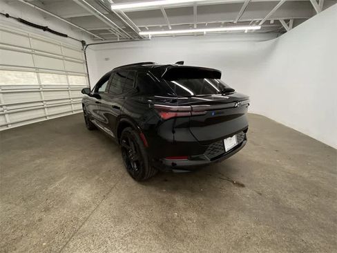 Used 2024 Chevrolet Equinox EV RS image 4