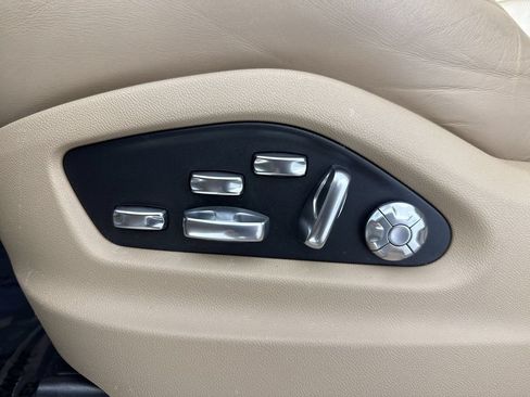 Certified 2021 Porsche Cayenne E-Hybrid AWD/4WD image 39