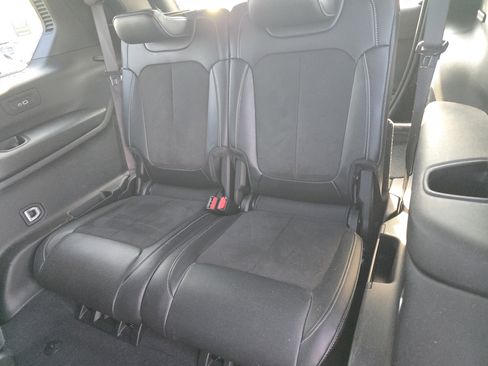 Used 2024 Jeep Grand Cherokee L Laredo image 10