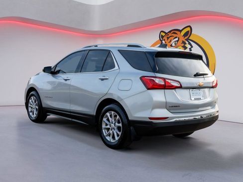 Used 2018 Chevrolet Equinox LT w/ Sun & Infotainment Package image 8