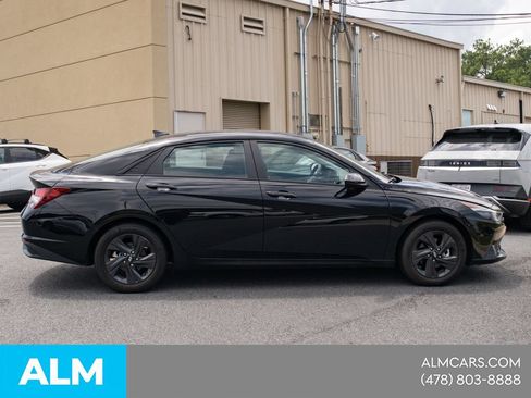 Used 2023 Hyundai Elantra SEL FWD image 11
