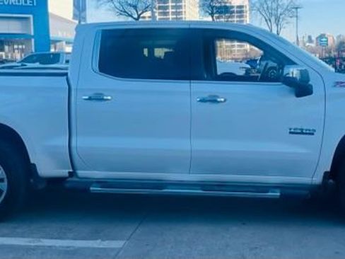 Used 2023 Chevrolet Silverado 1500 LTZ image 2