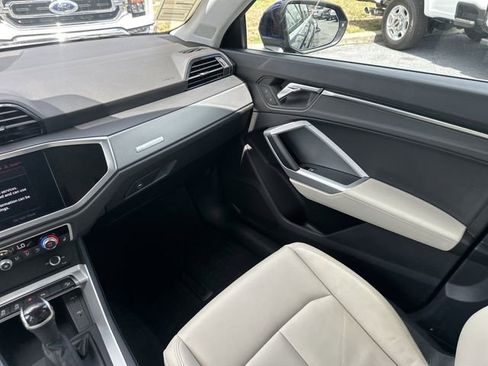 Used 2022 Audi Q3 2.0T Premium w/ Convenience Package AWD/4WD image 17