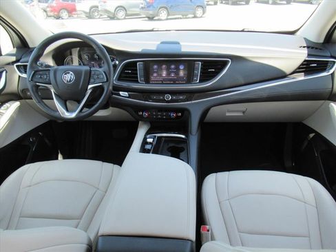 Used 2022 Buick Enclave Essence FWD image 12