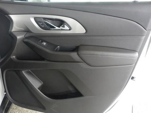 Used 2023 Chevrolet Traverse LT FWD image 27