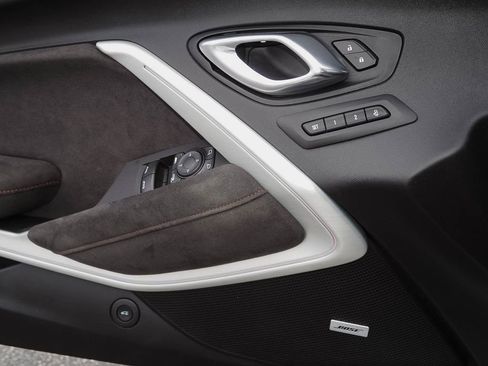 Certified 2021 Chevrolet Camaro ZL1 RWD image 25