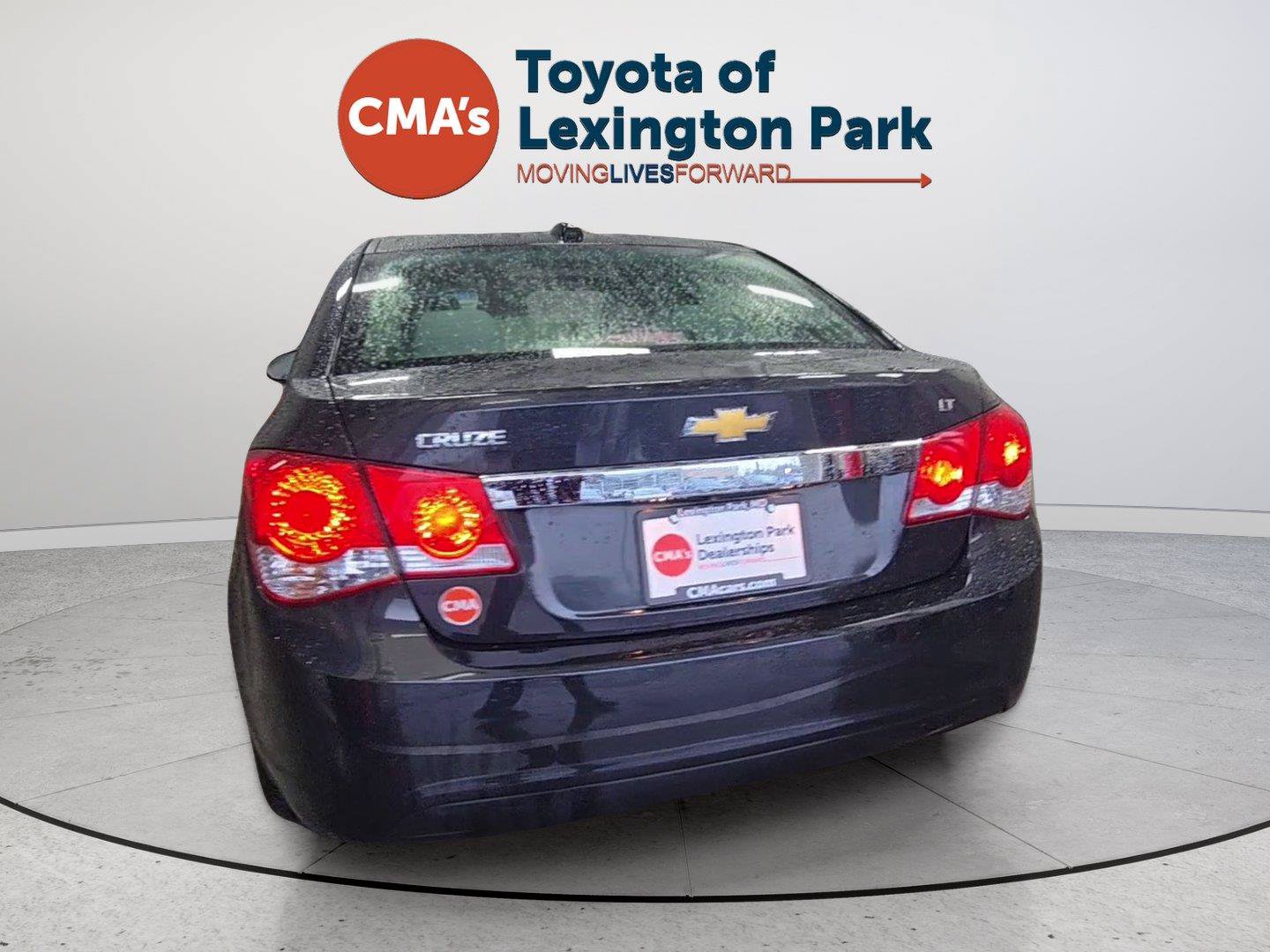 Used 2016 Chevrolet Cruze LT w/ Technology Package FWD image 4