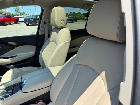Used 2020 Buick Envision Essence w/ Experience Buick Package AWD/4WD image 27