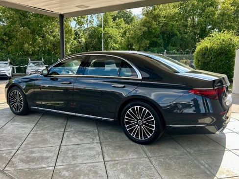 Used 2022 Mercedes-Benz S 500 4MATIC image 2