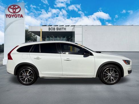 Used 2015 Volvo V60 T5 Cross Country w/ Protection Package image 4